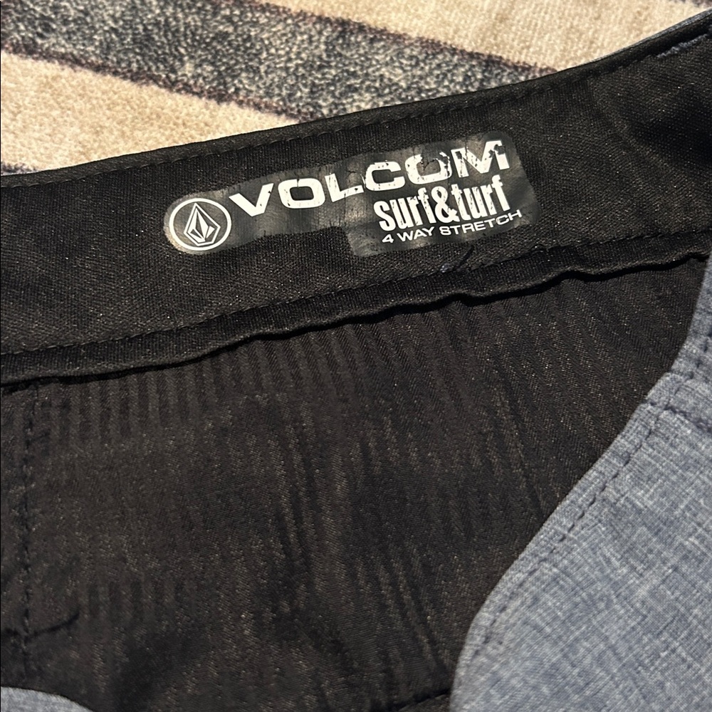 Volcom Hybrid Surf n Turf Shorts - Picture 2 of 5